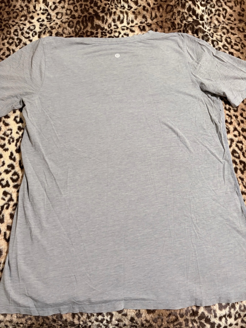 Lululemon athletica Women’s V-neck Gray Short Sleeve Shirt